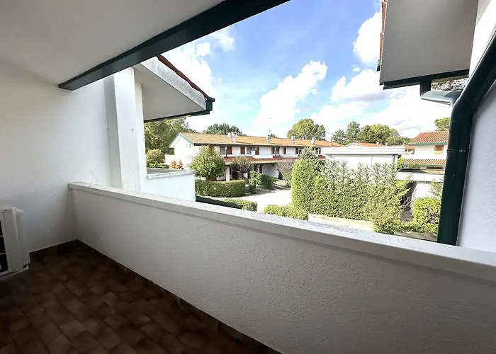 Two-storey Flat 빌라 비비오네