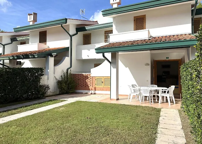 Two-storey Flat 빌라