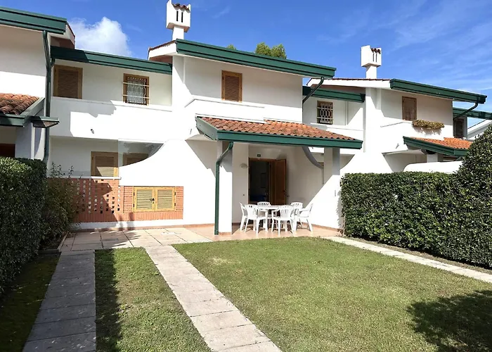 Two-storey Flat 빌라